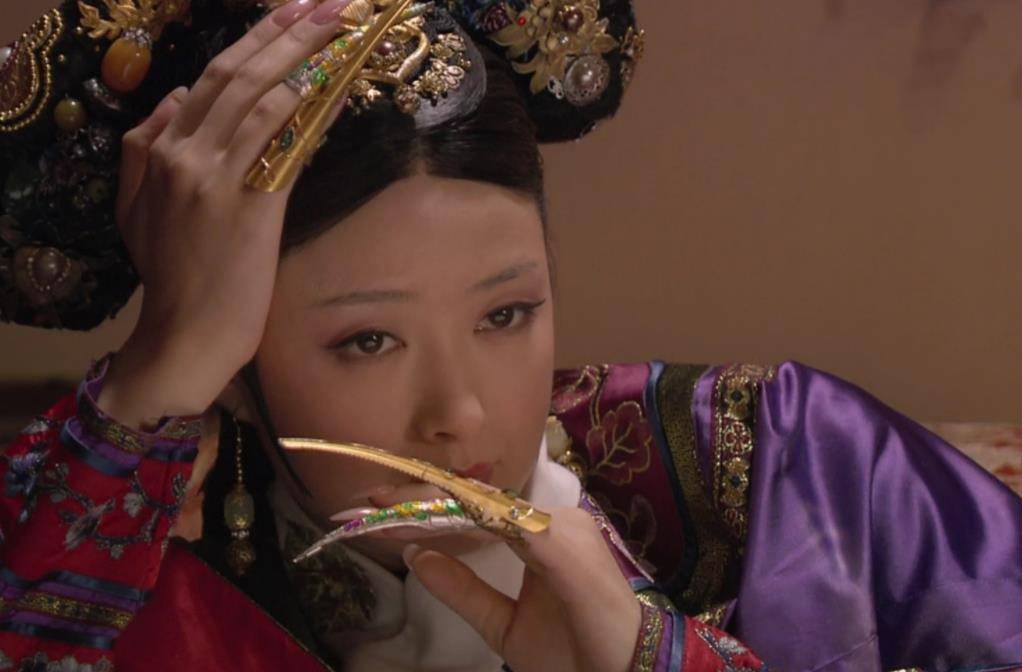 甄嬛传里的华妃是在第几集开始失势的？