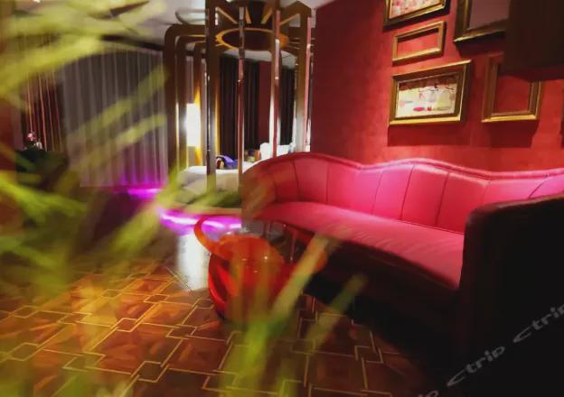 宾馆房间有红点灯平均闪烁是摄像头吗